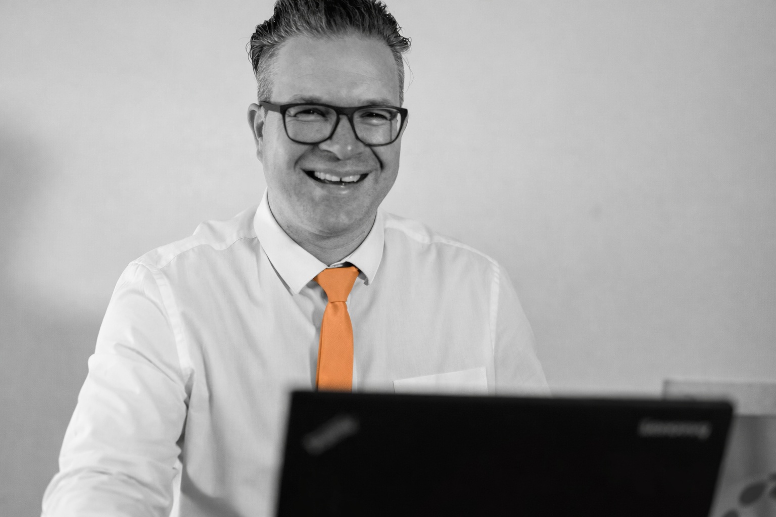 Sales training marketing delivered through live sessions