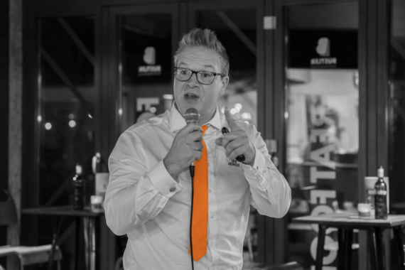 Ian genius delivering sales training Derby on value sellling